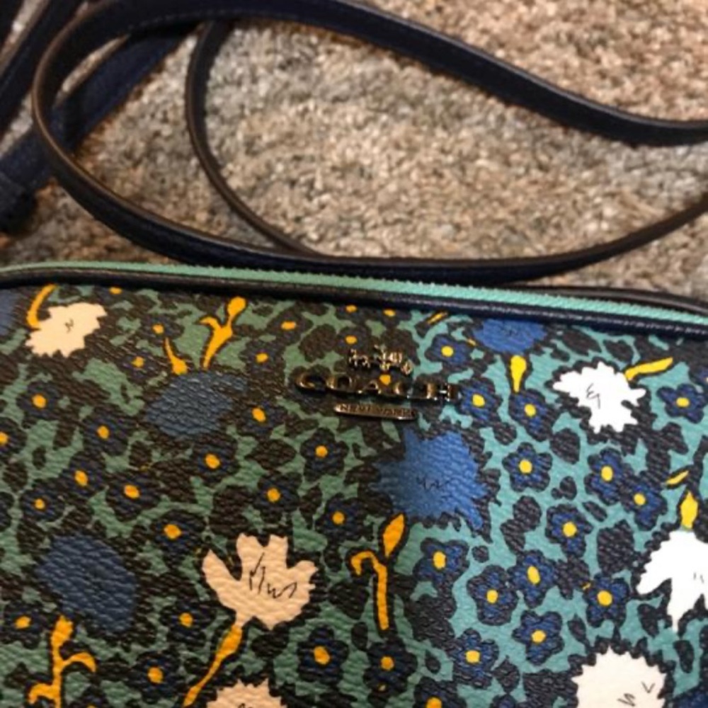 Coach Crossbody Clutch in Yankee Floral Print - Picture 7 of 7